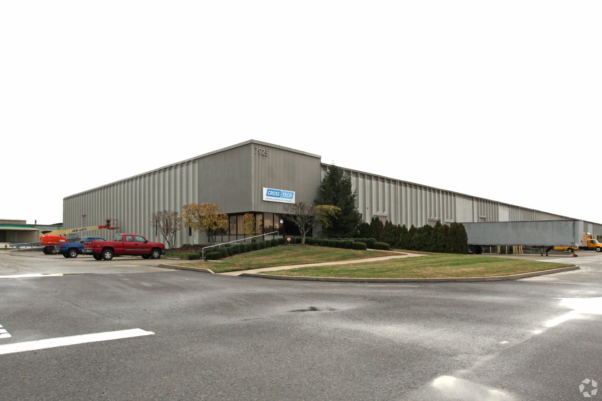 7925 National Tpke, Louisville, KY for Rent