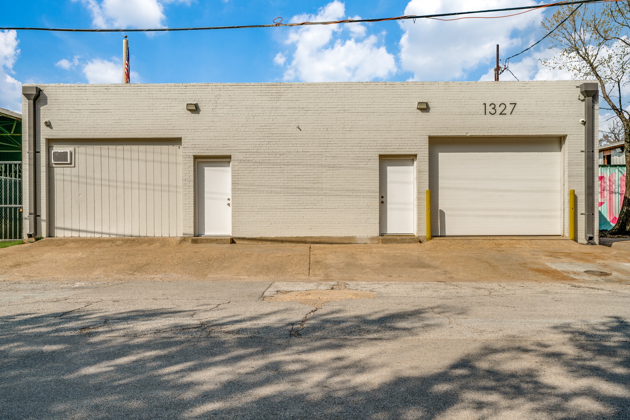 1327 Plowman Ave, Dallas, TX for Rent