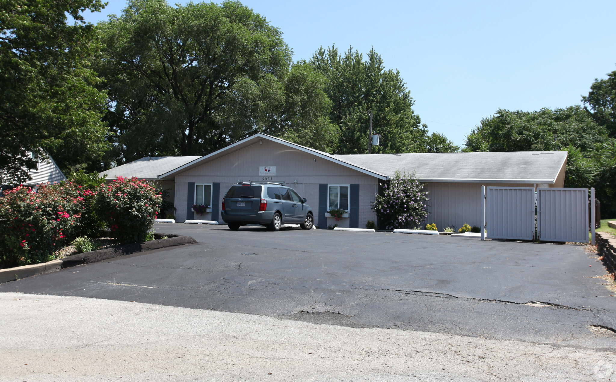 5023 Granada St, Mission, KS for Sale