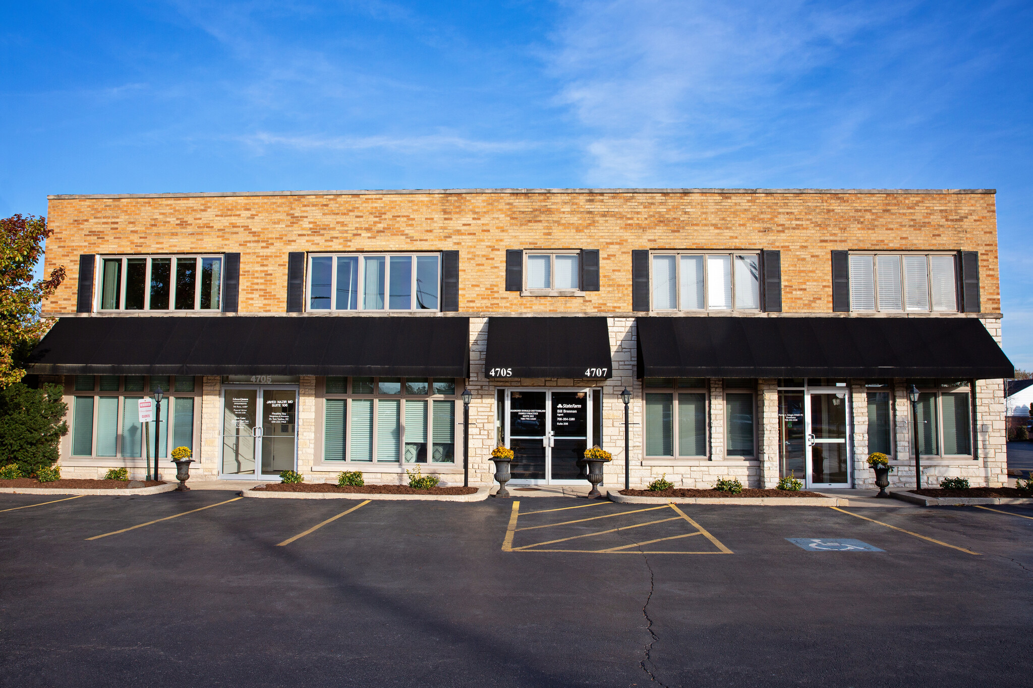 4705-4707 Willow Springs Rd, La Grange, IL for Rent