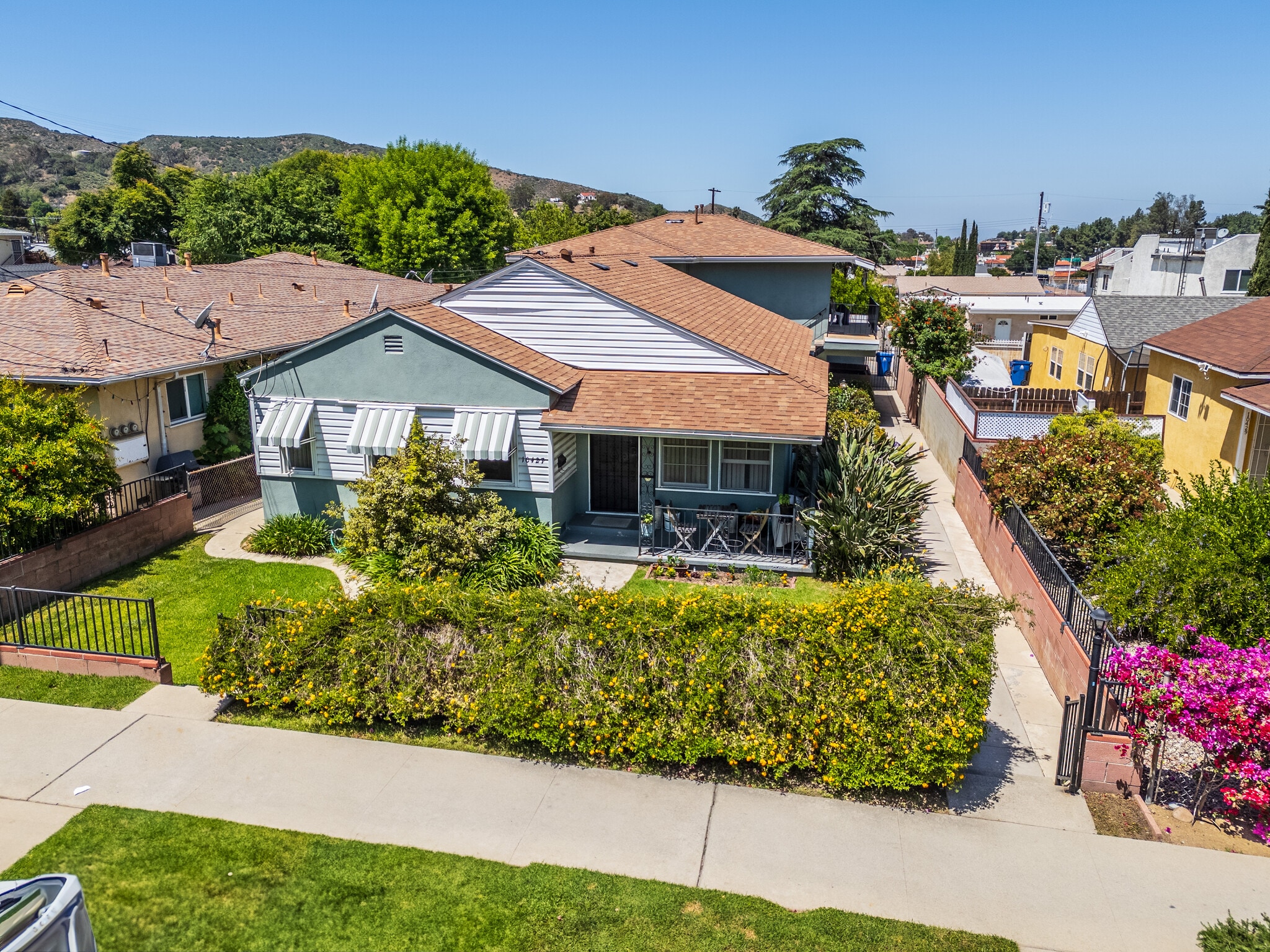 10427 Oro Vista Ave, Sunland, CA for Sale