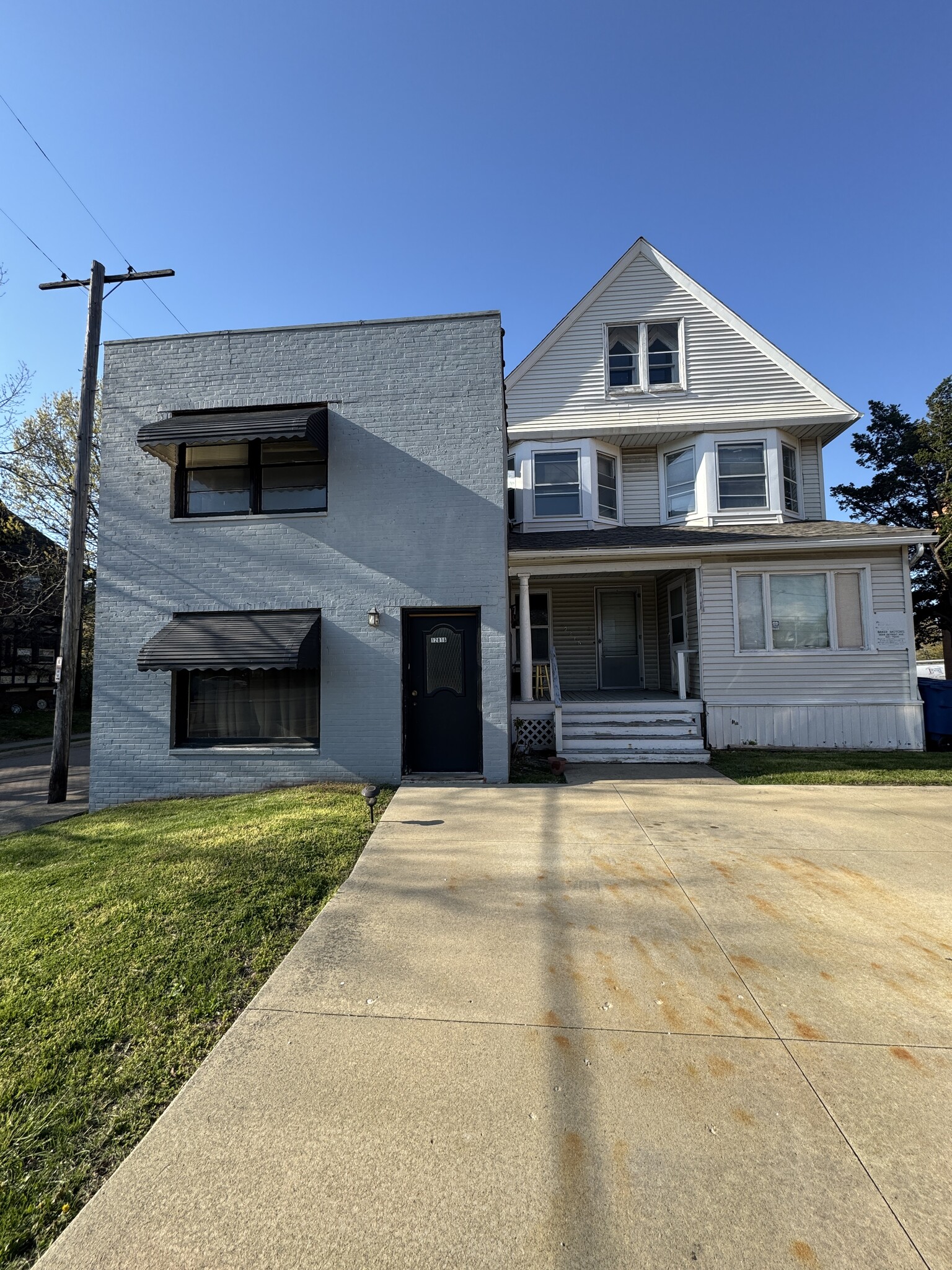 12816 Detroit Ave, Lakewood, OH for Sale
