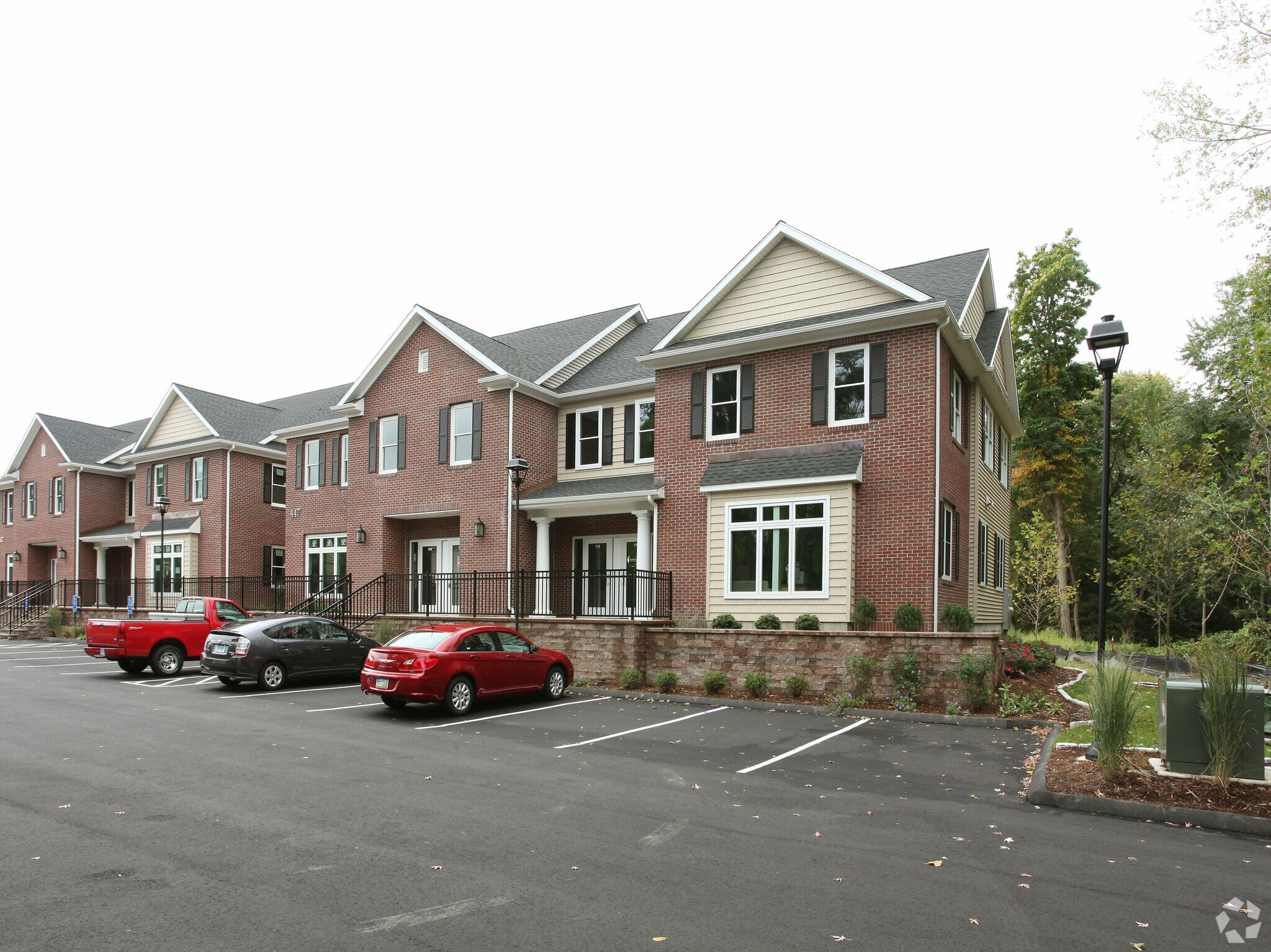 447 Naubuc Ave, Glastonbury, CT for Sale