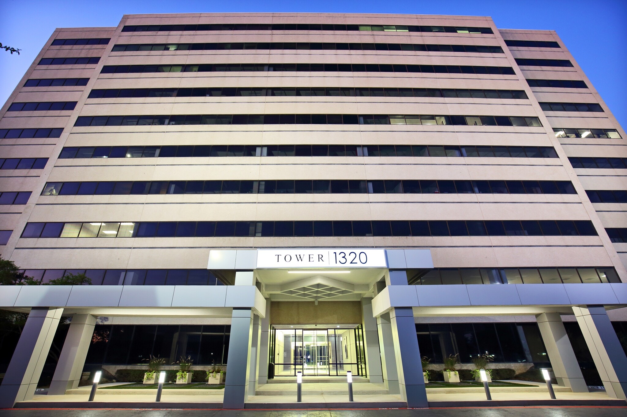1320 Greenway Dr, Irving, TX for Rent