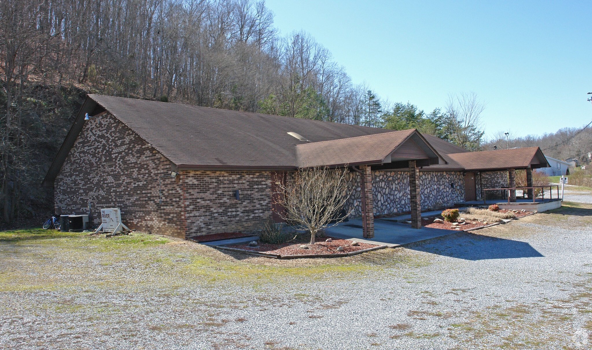 4954 Fort Henry Dr, Kingsport, TN for Sale