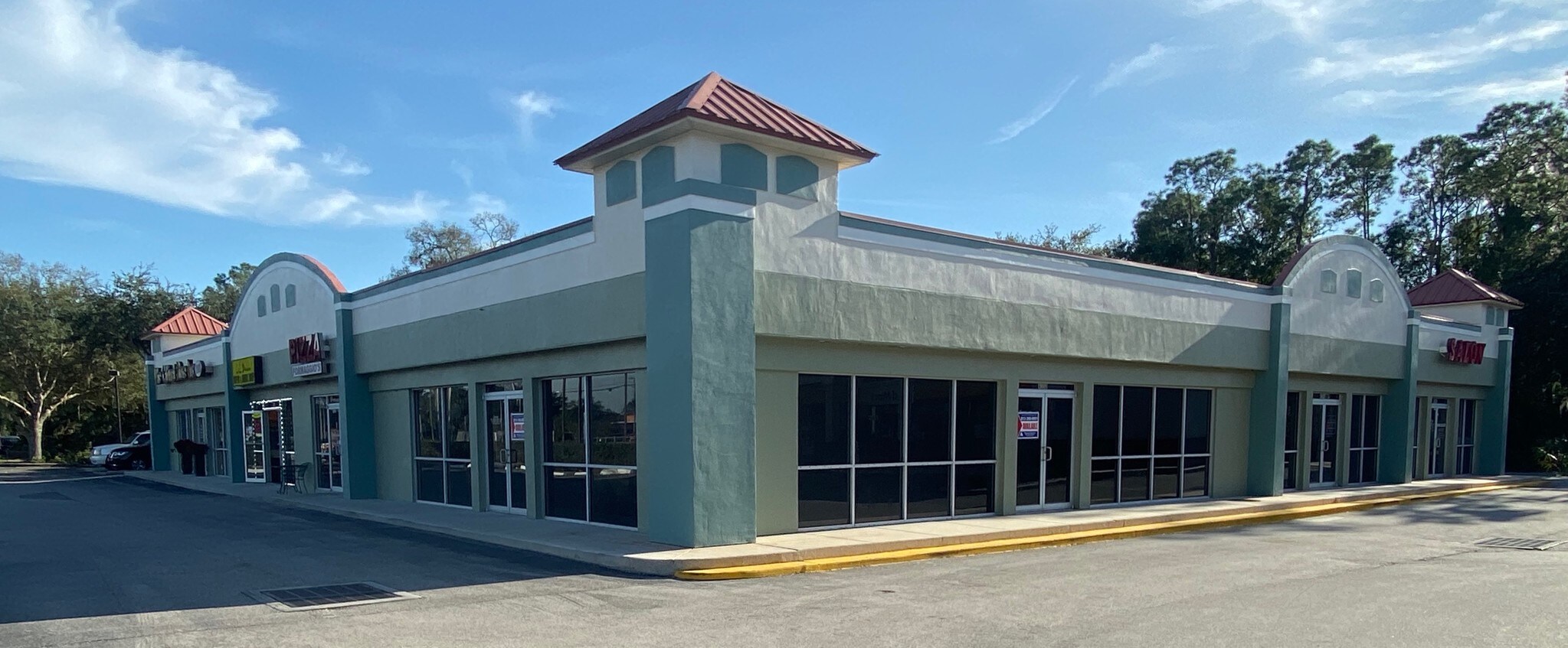 43324366 Lithia Pinecrest Rd Valrico, FL 33596 Shopping Center
