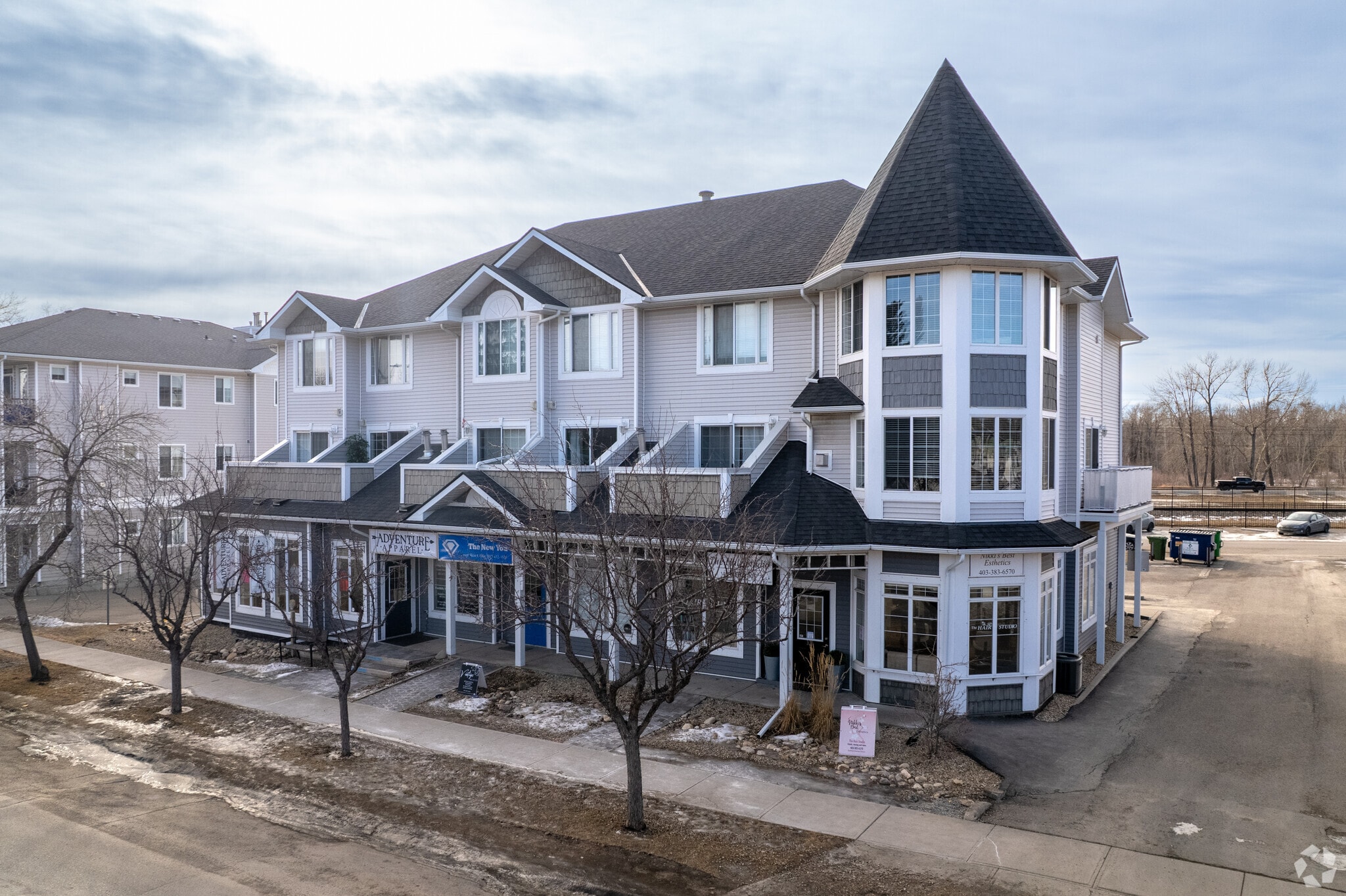 21 N Railway St, Okotoks, AB for Rent