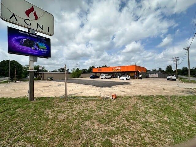 8201 NW 10th St, Oklahoma City, OK for Sale