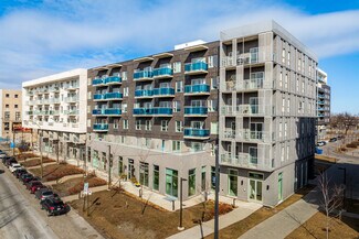 Montréal, QC Retail - 2542 Pl Pierre