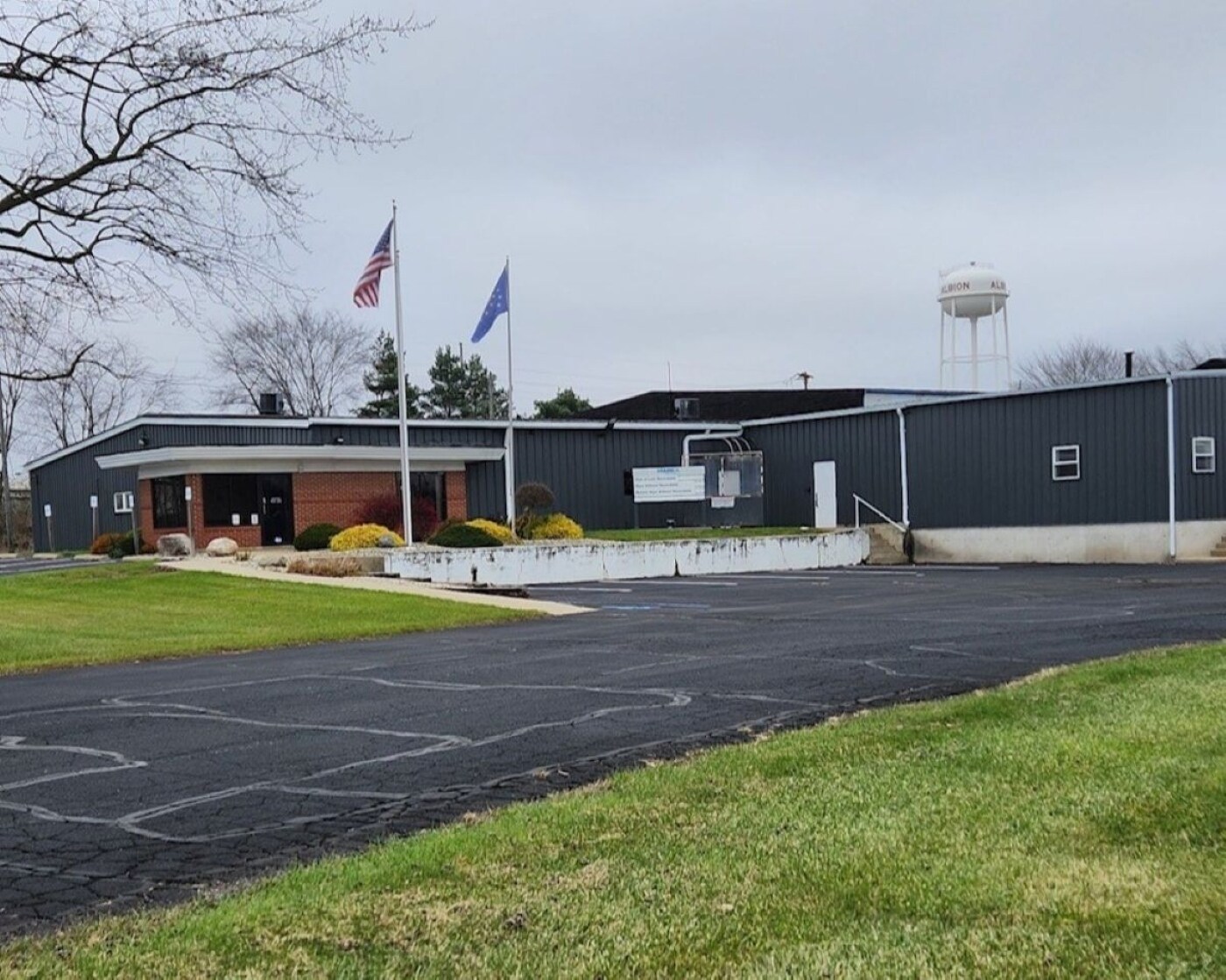 600 S 7th St, Albion, IN for Sale