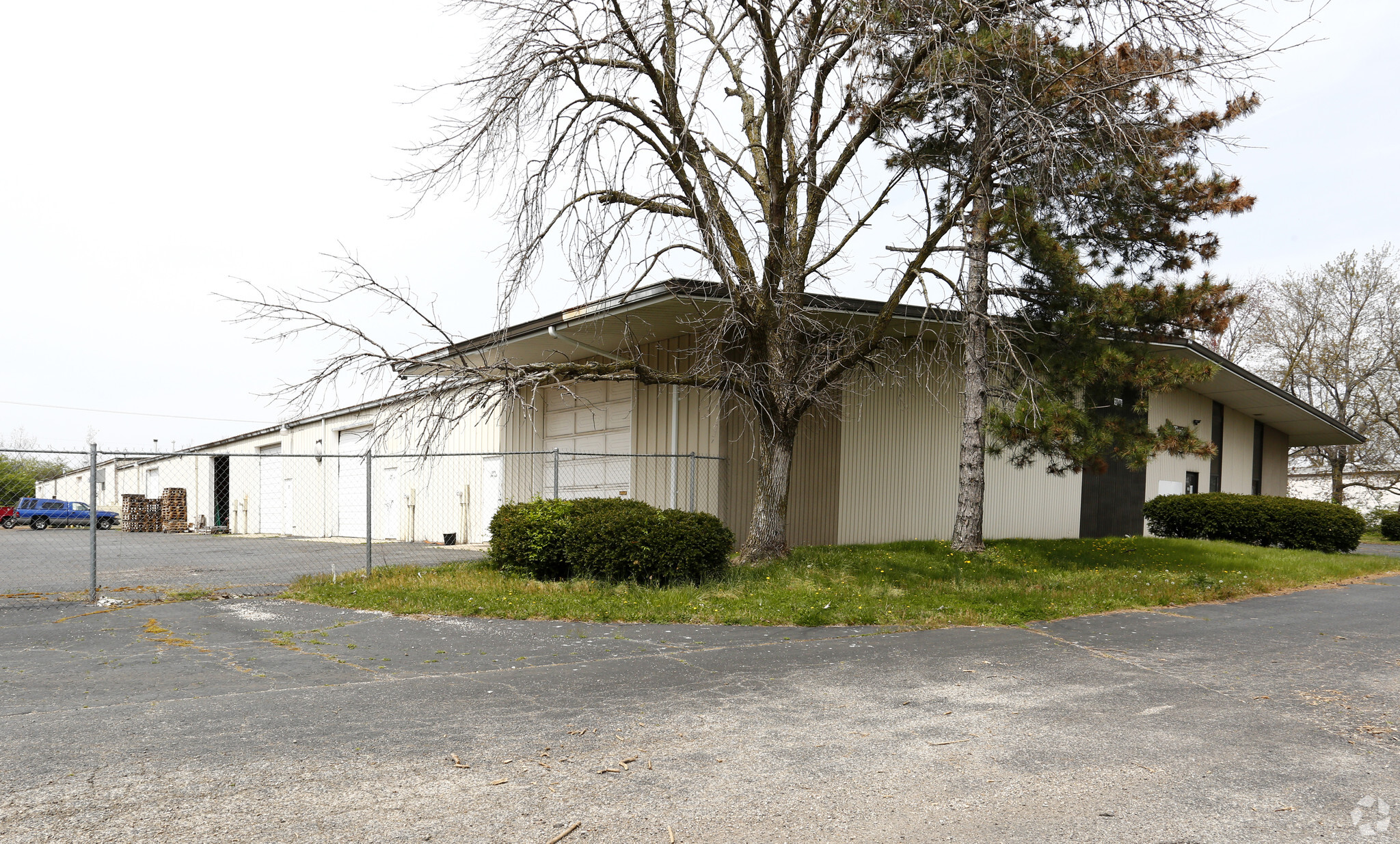 3949 Dayton Park Dr, Dayton, OH for Rent