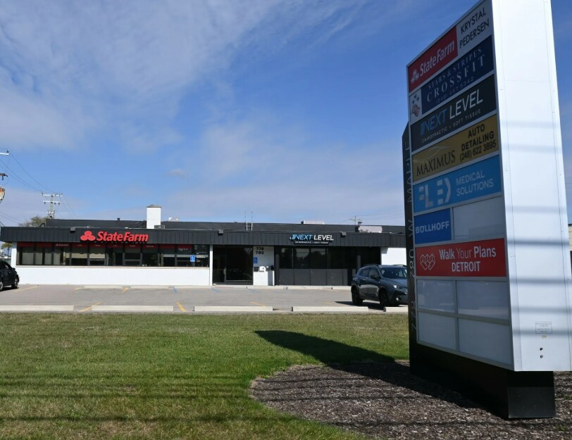 778-780 W Maple Dr, Troy, MI for Rent