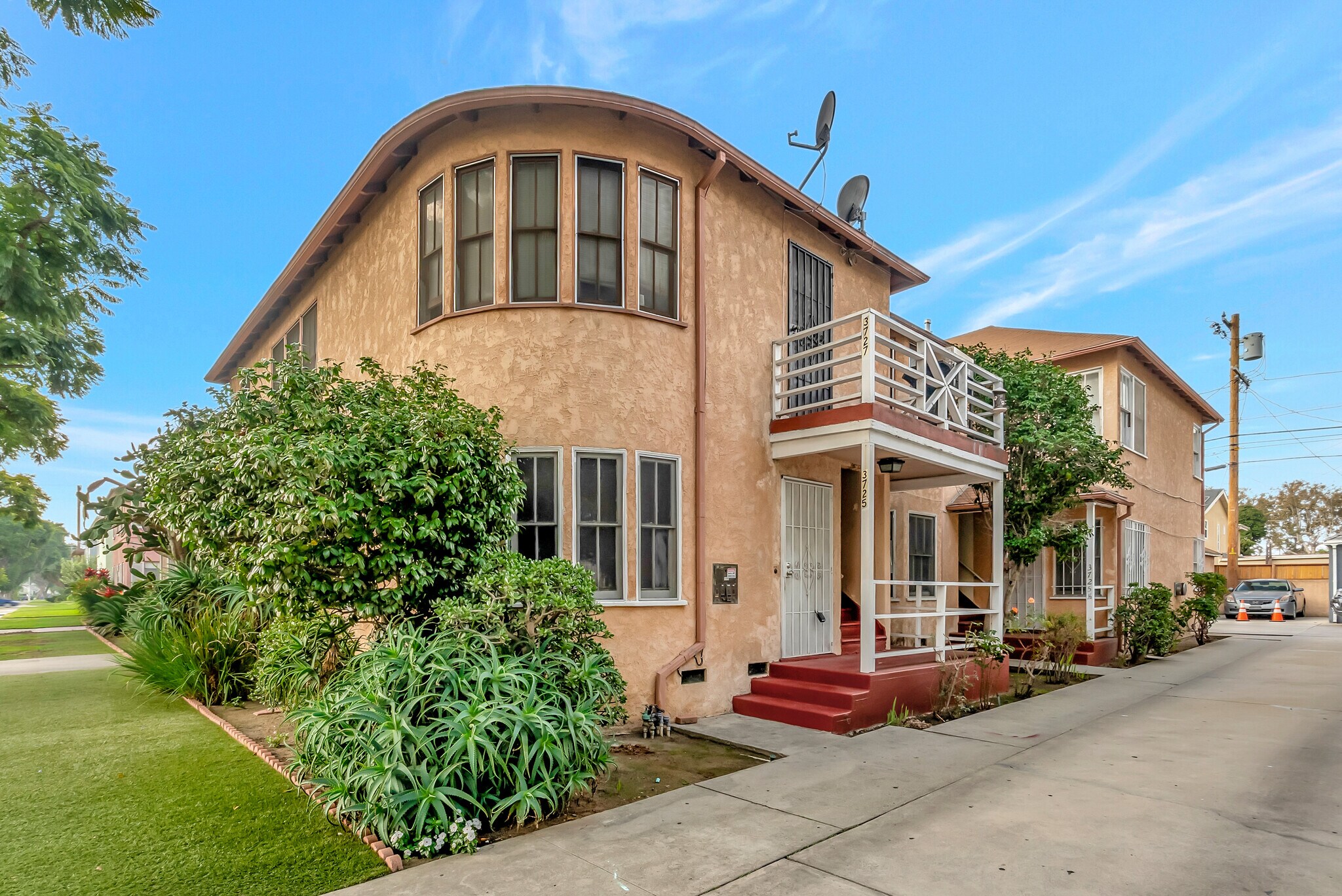 3725 S Victoria Ave, Los Angeles, CA for Sale