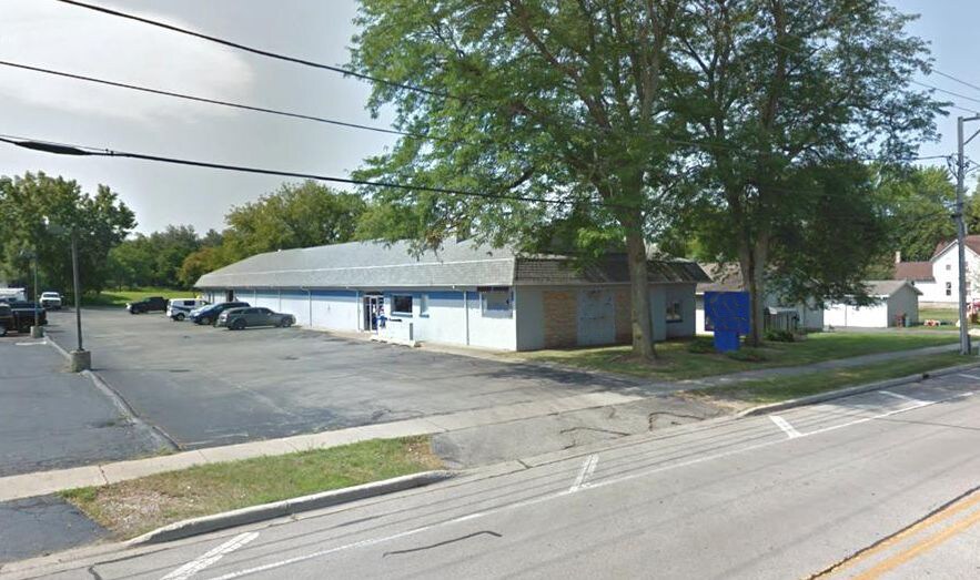 666 E Calhoun St, Woodstock, IL for Sale