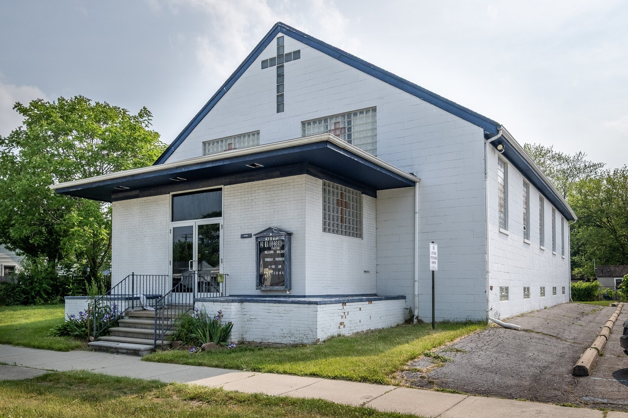 21038 Waltham Rd, Warren, MI for Sale