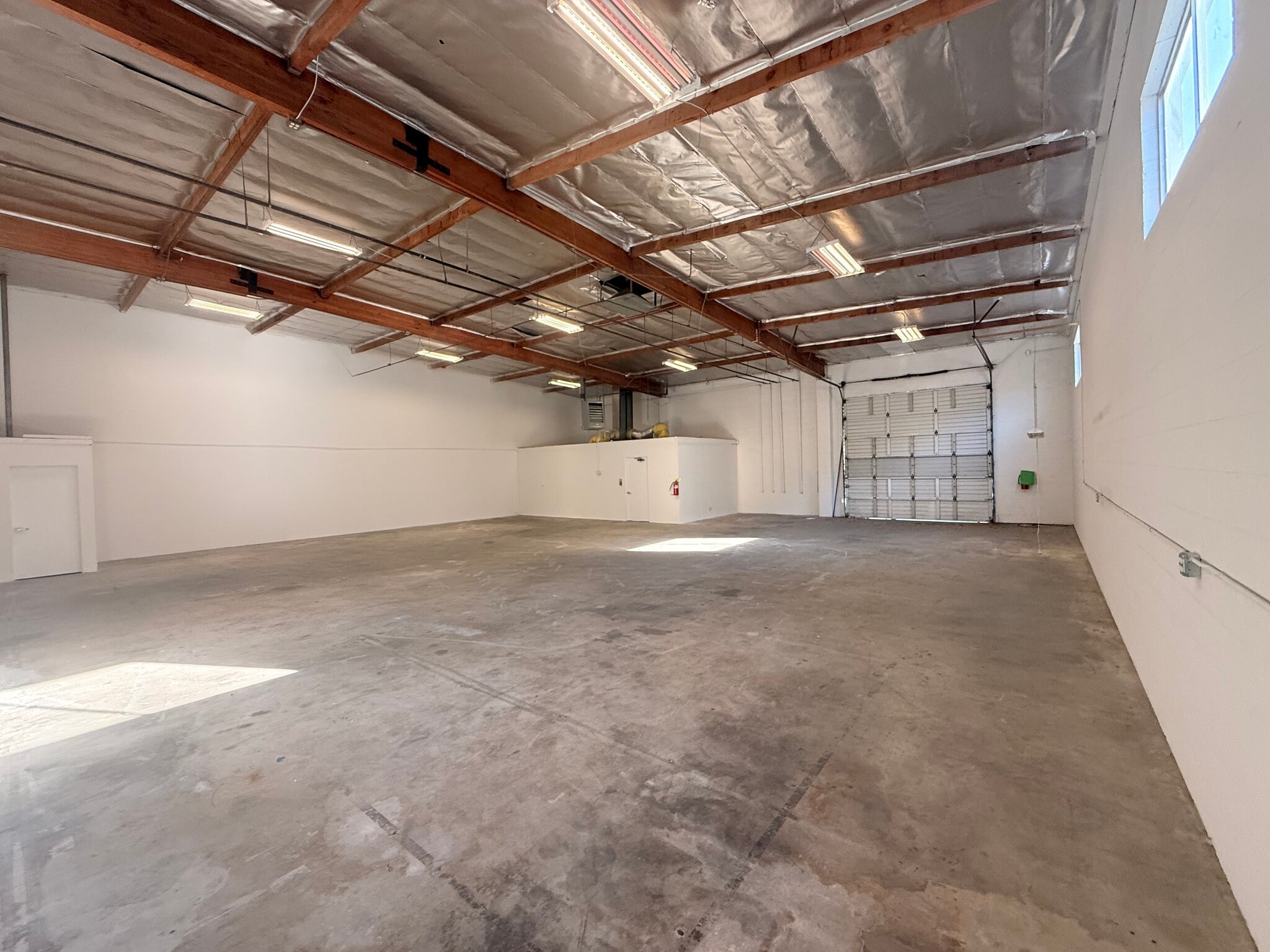 9627-9629 Owensmouth Ave, Chatsworth, CA for Rent