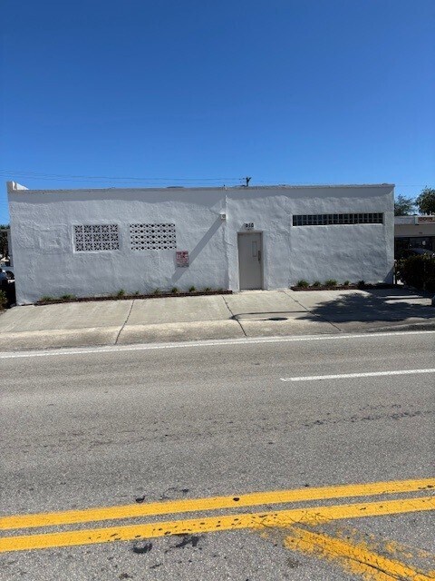 910 N Dixie Hwy, Lake Worth, FL for Rent