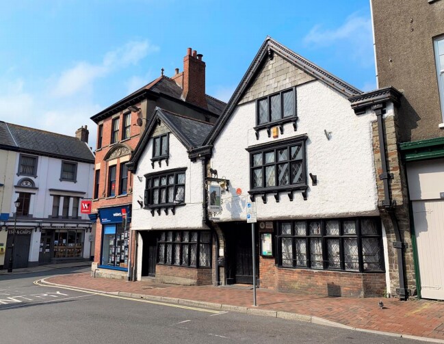 17 High St, Torrington, DEV for Rent