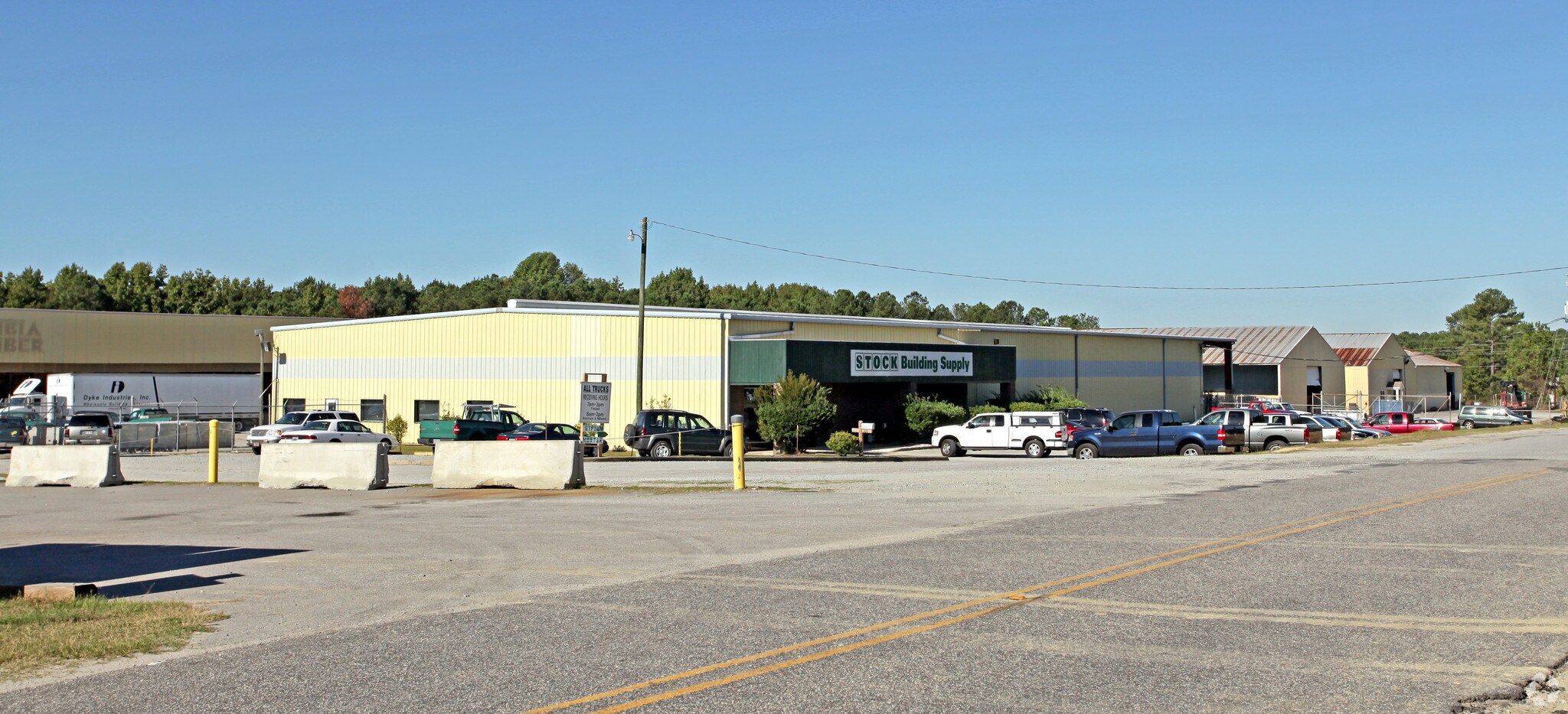 200 Flintlake Rd Columbia, SC 29223 Industrial Property for Lease on