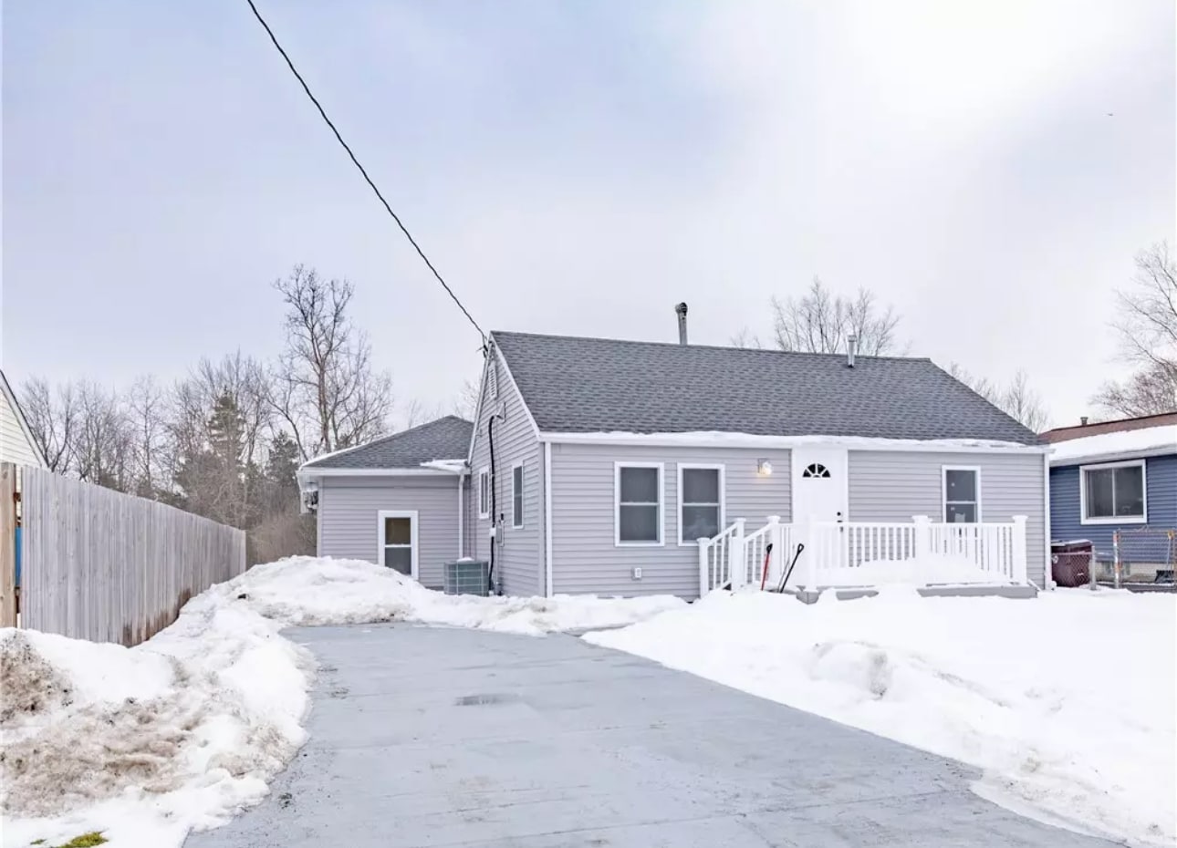 5347 Lake Ave, Orchard Park, NY for Sale