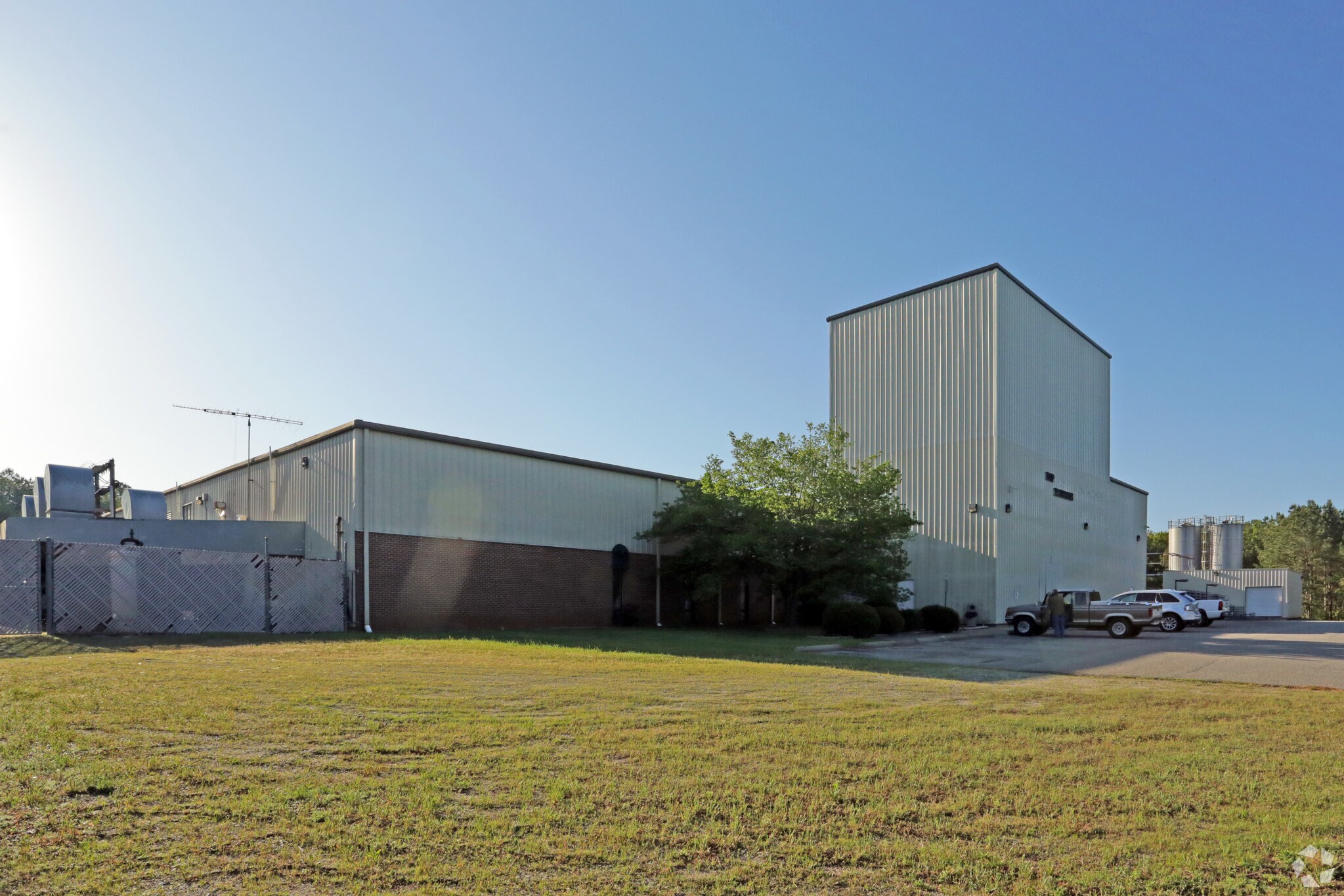 601 Irving Pky Holly Springs, NC 27540 Industrial Property for Sale