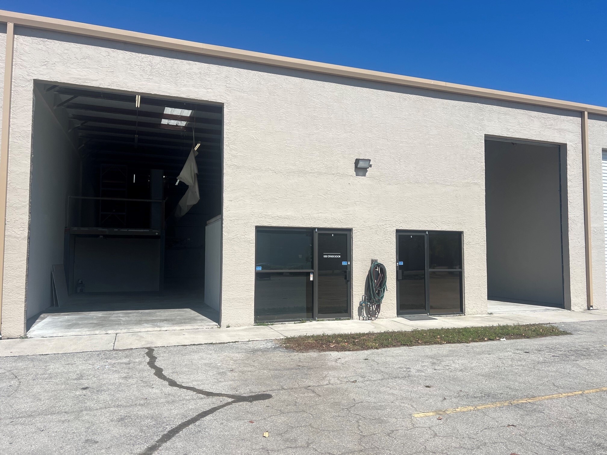 908 NE 24th Ln, Cape Coral, FL for Rent