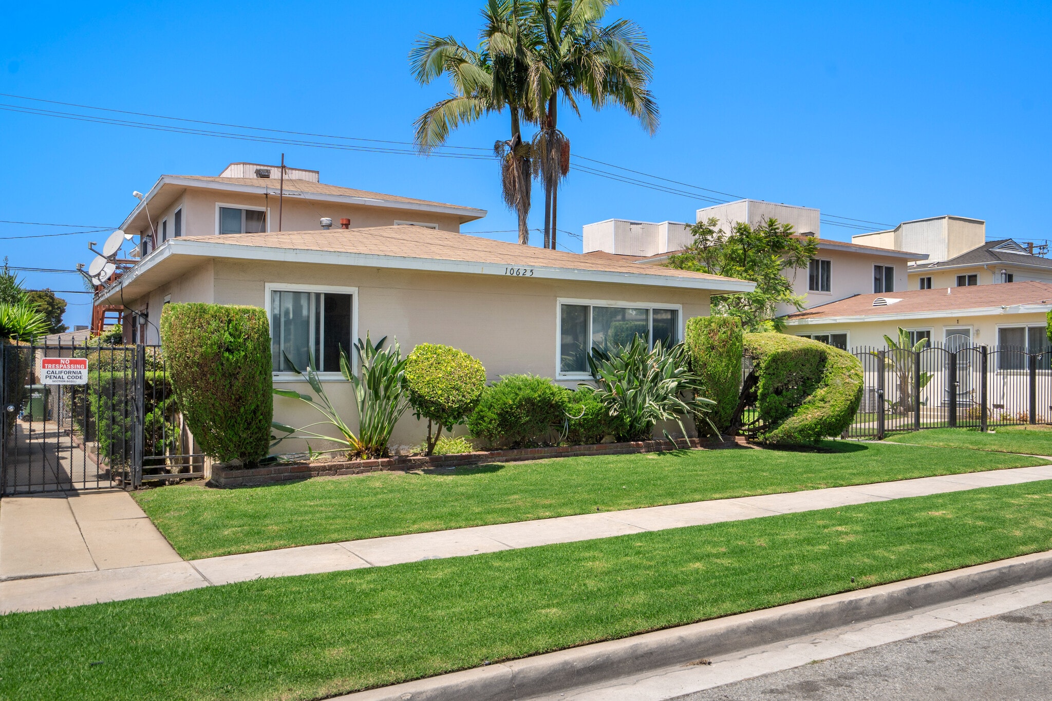 10625 Crenshaw Blvd, Inglewood, CA for Sale