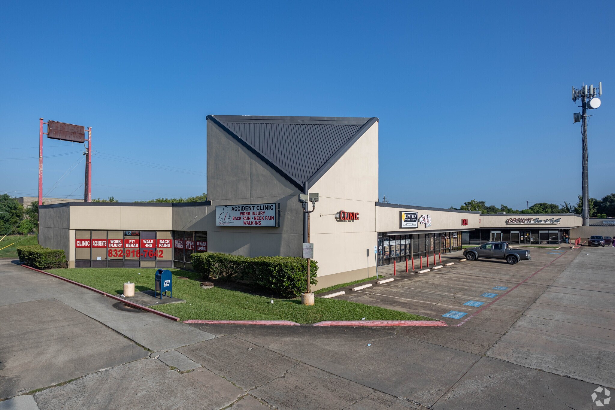 8101 Airport Blvd, Houston, TX for Rent
