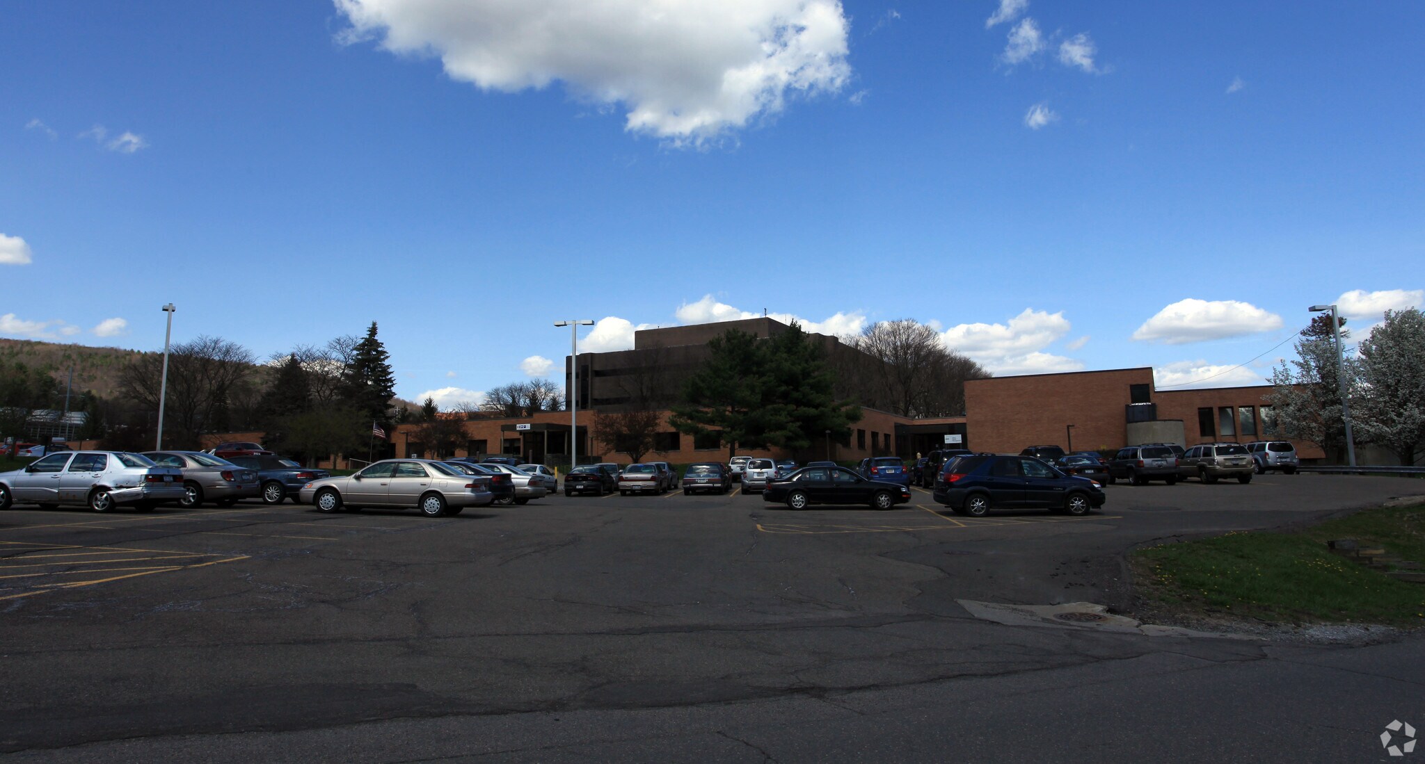 1010 Perimeter Rd W, Endicott, NY for Rent
