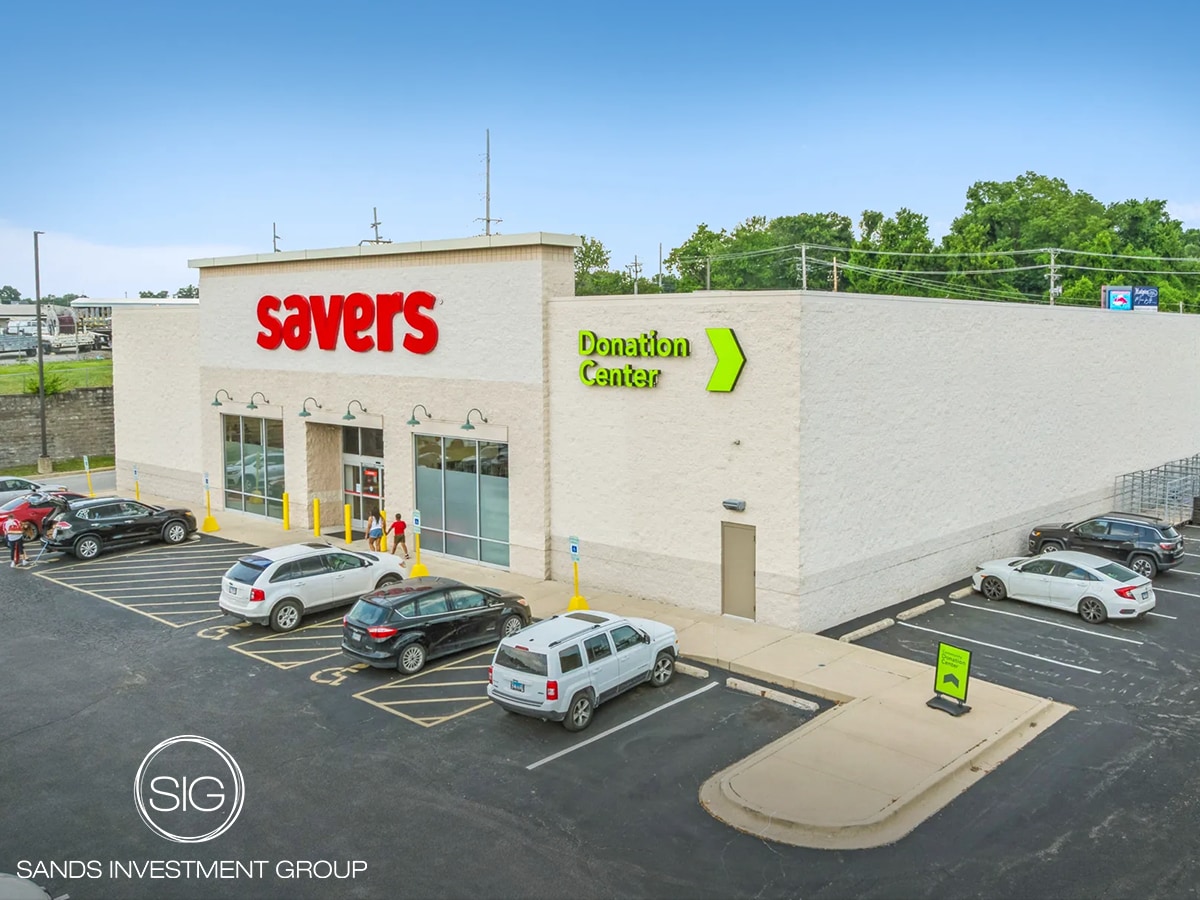 303 E Homer Adams Pky, Alton, IL for Sale