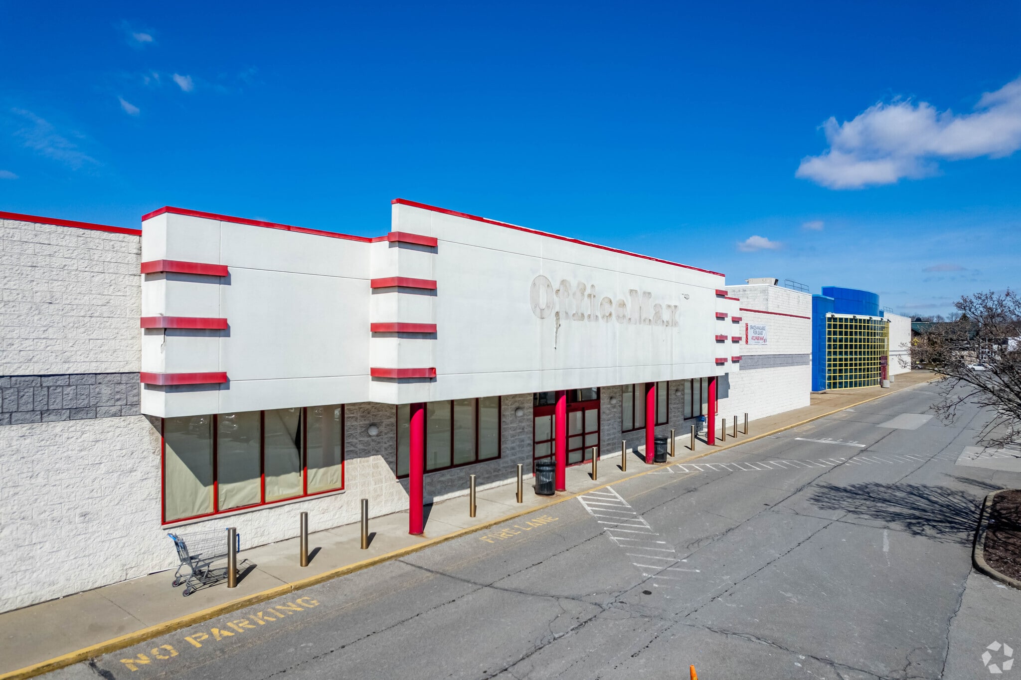 1000 Cranberry Square Dr Cranberry Township, PA 16066 Retail Property