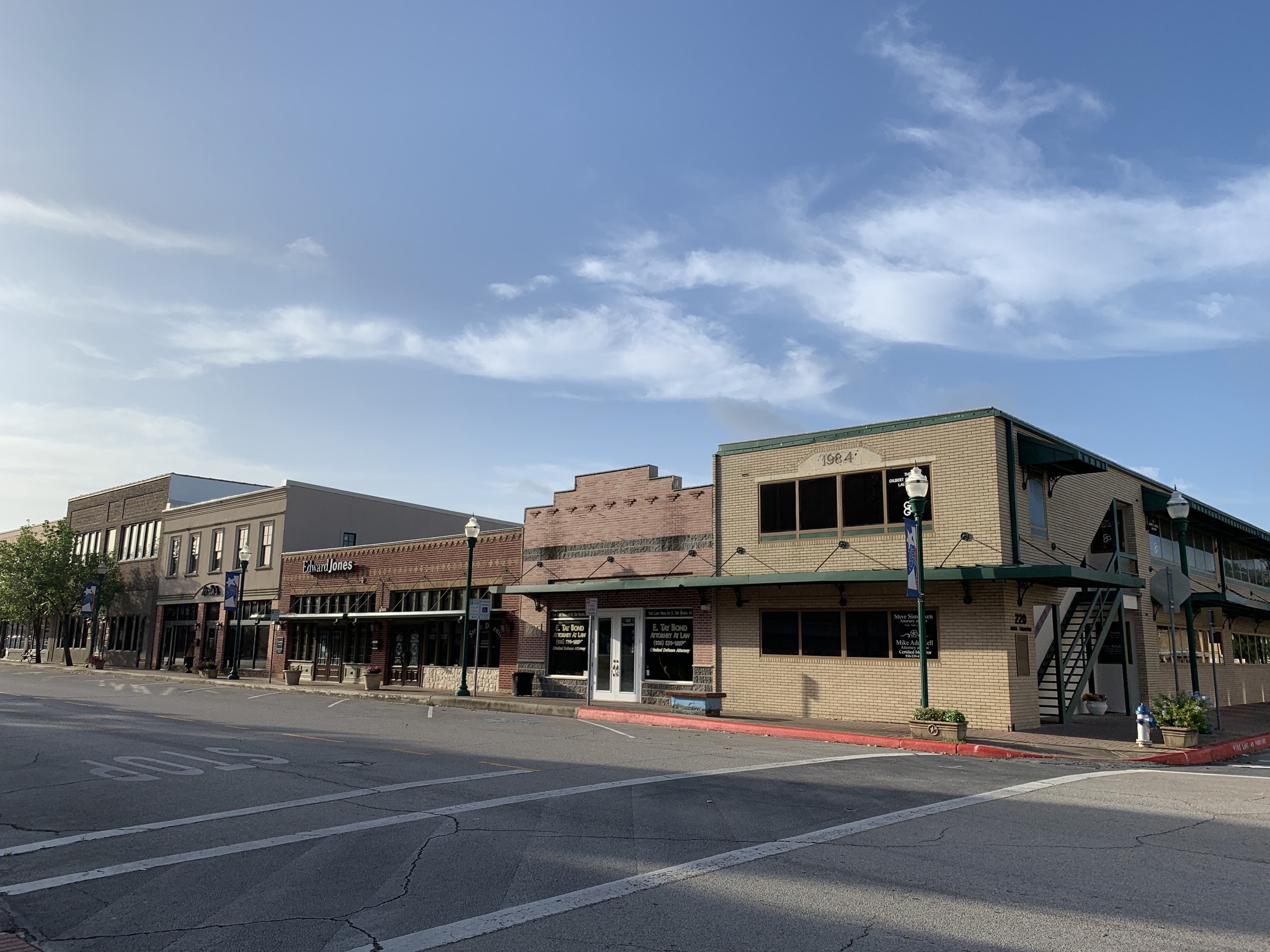 221-223 Simonton St, Conroe, TX for Rent