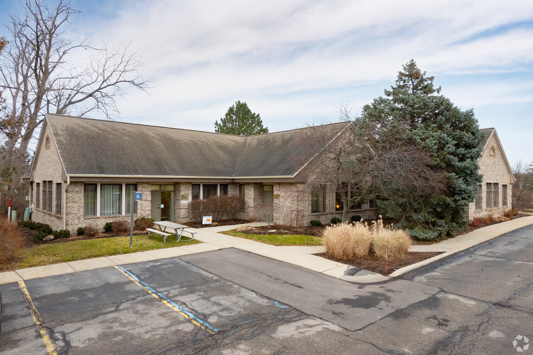 2364 Woodlake Dr, Okemos, MI for Rent