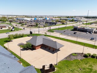 Macomb, IL Office/Retail - 1661 E Jackson St