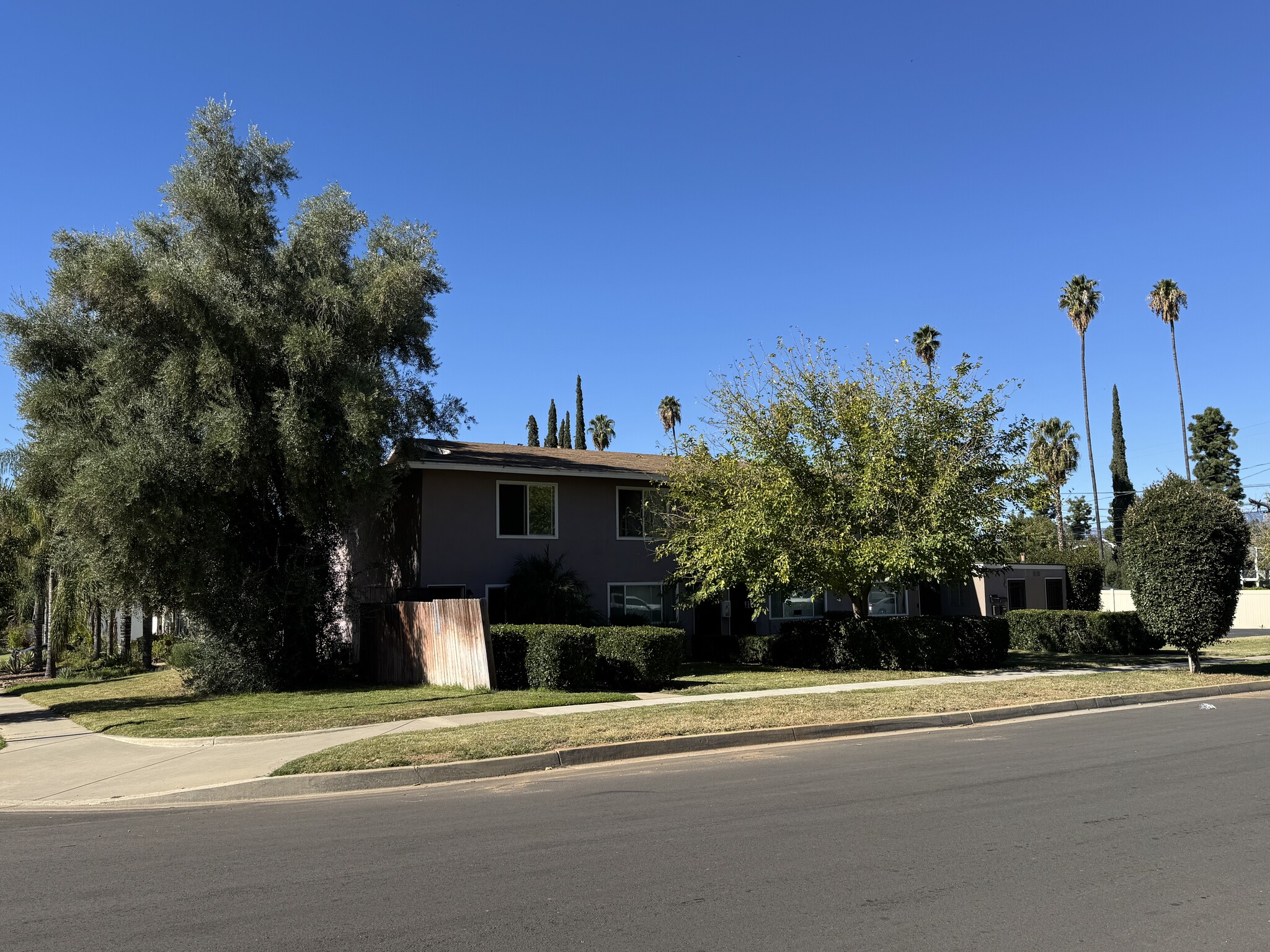 135 Cook St, Redlands, CA for Sale