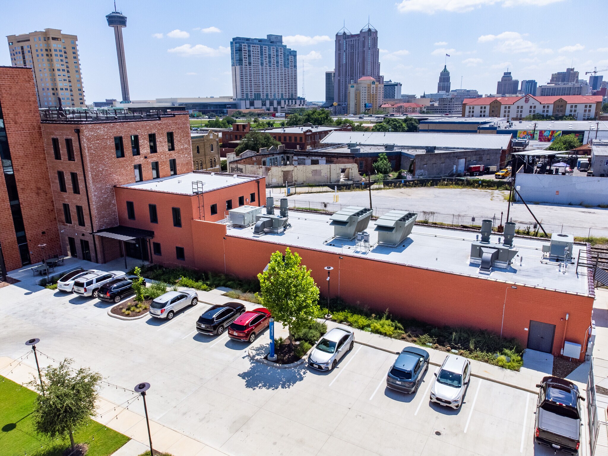 1305 E Houston St, San Antonio, TX for Rent