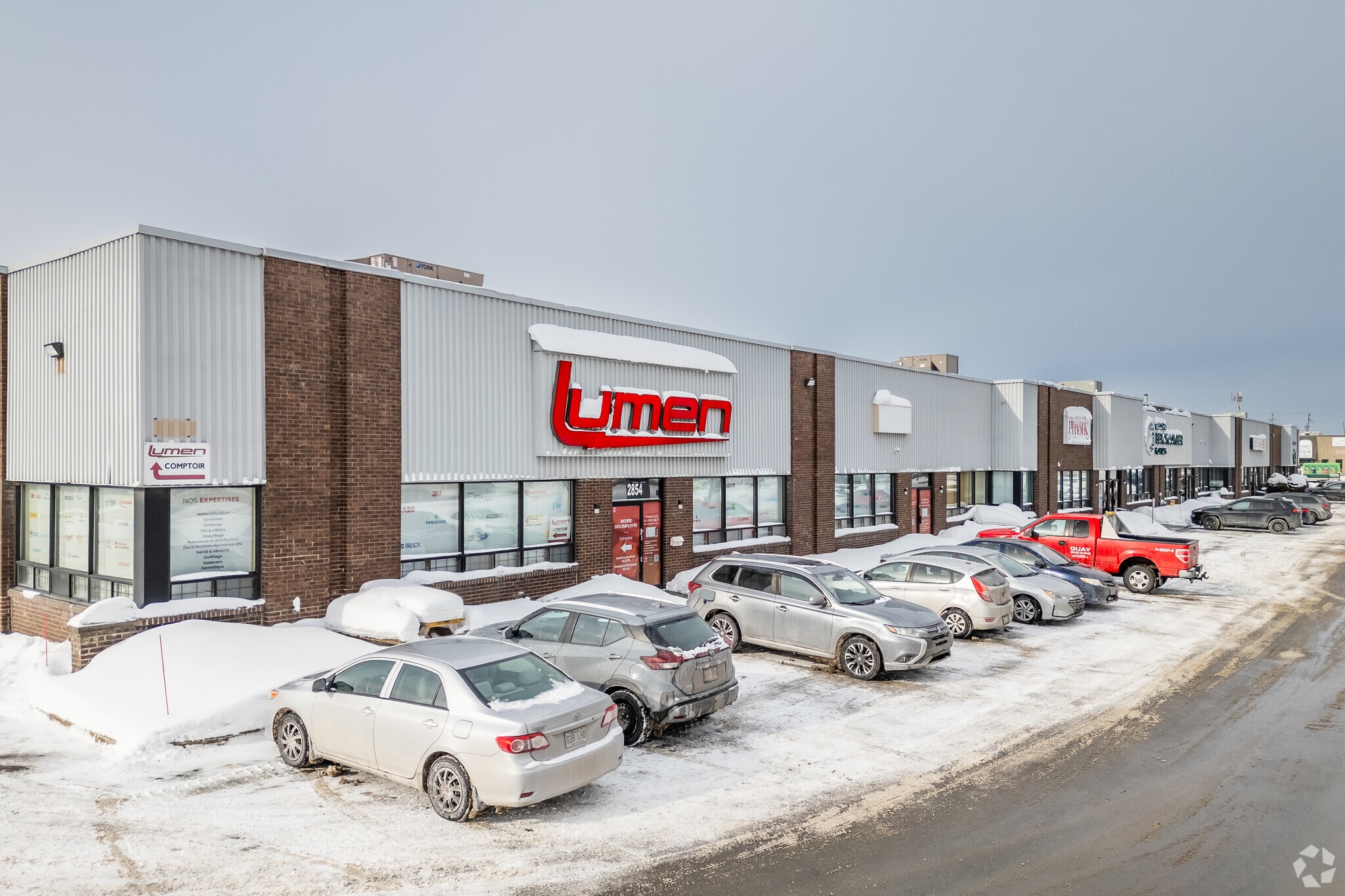 2854-2870 Boul Industriel, Laval, QC for Rent