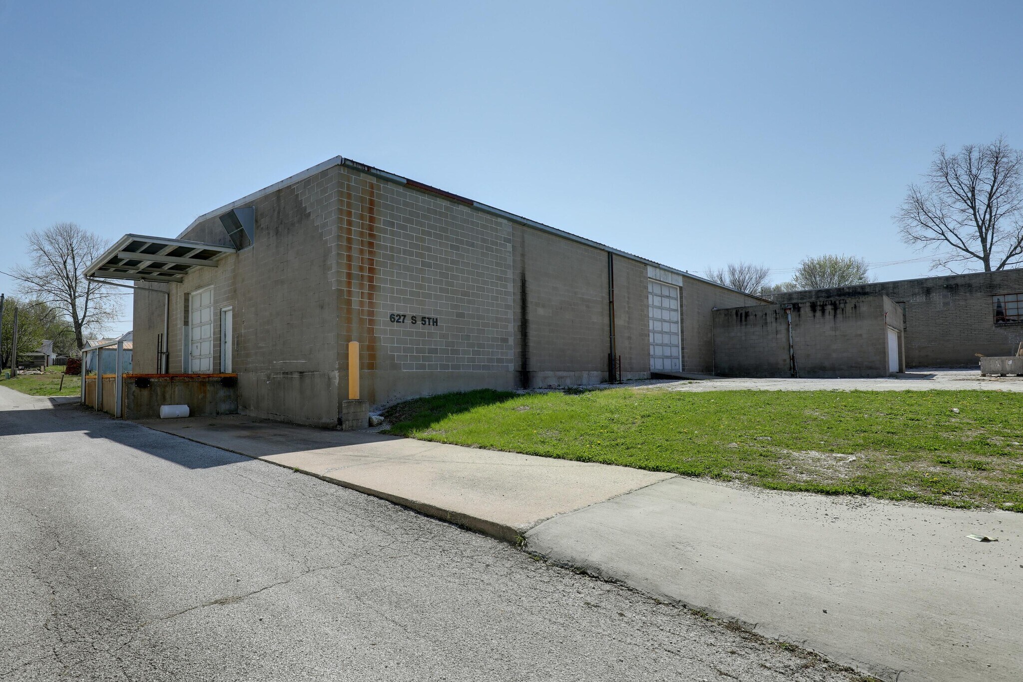 627 5th St, Quincy, IL for Sale