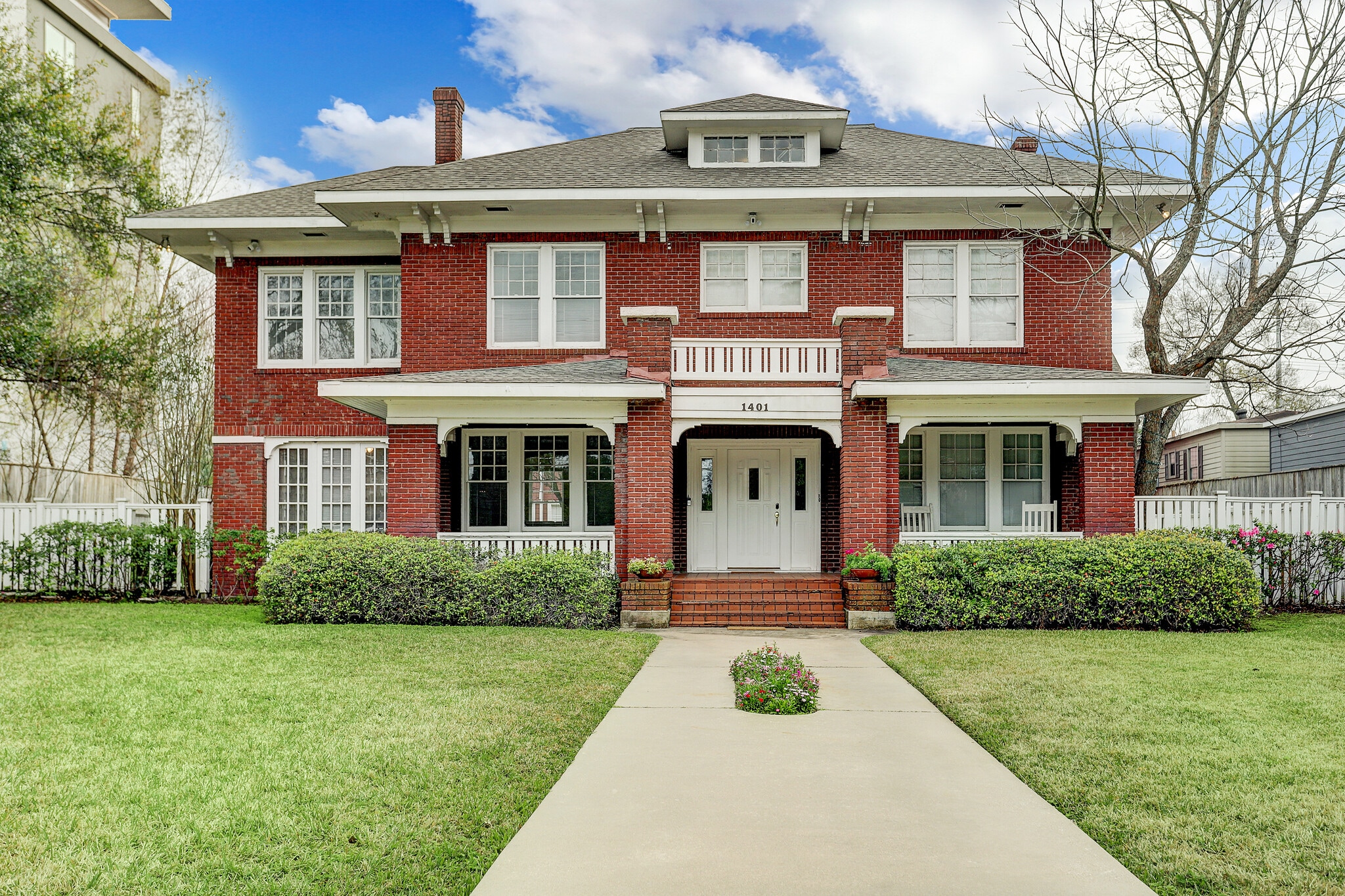 1401 Castle Ct, Houston, TX for Rent