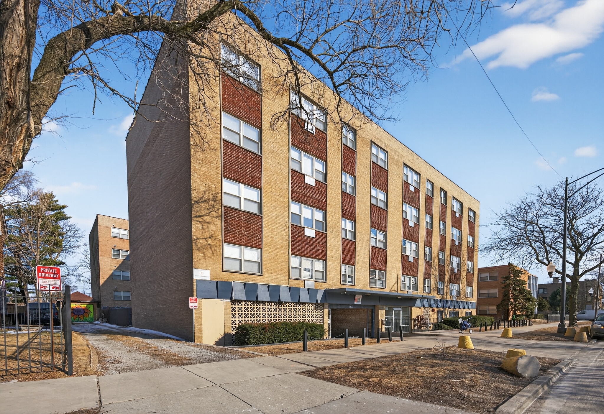 7733 S South Shore Dr, Chicago, IL for Sale