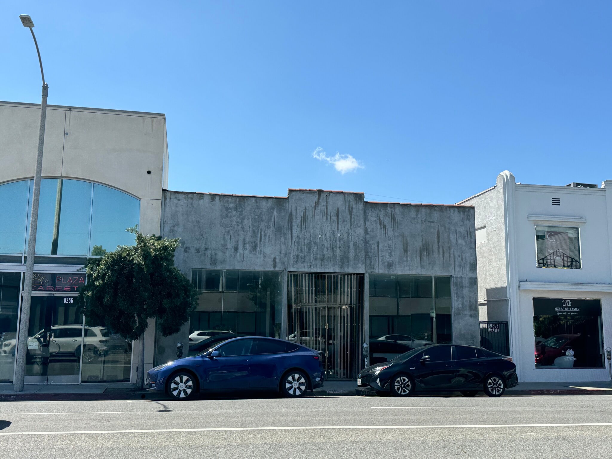 8262 Melrose Ave, Los Angeles, CA for Rent
