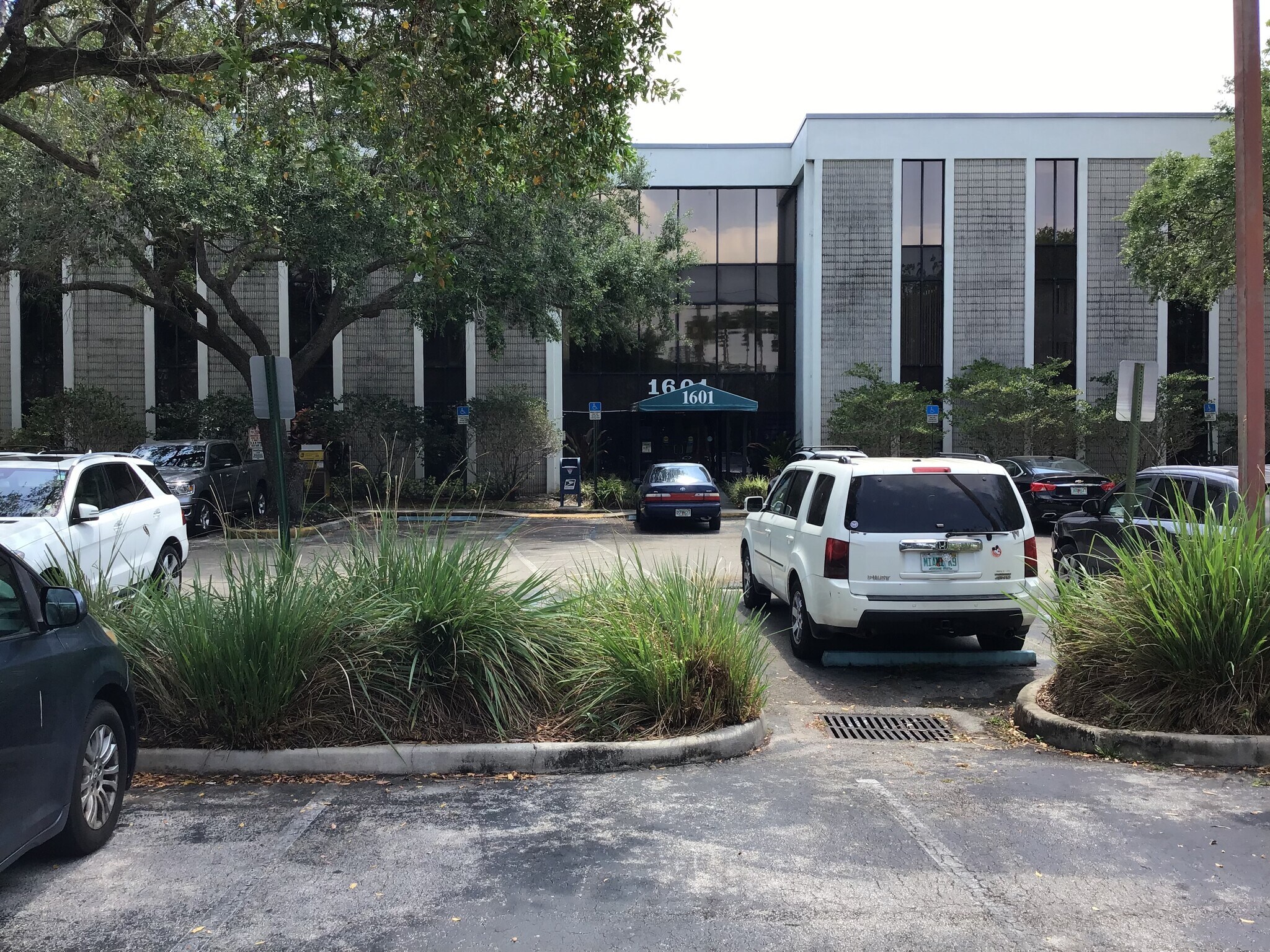 1601 N Palm Ave, Pembroke Pines, FL for Rent