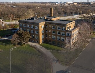 Aurora, IL Specialty - 1329 N Lake St