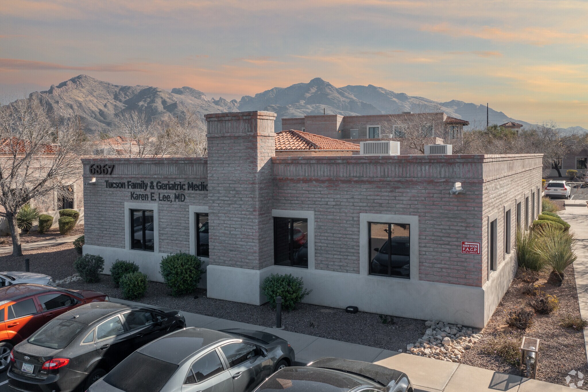 6867 N Oracle Rd, Tucson, AZ for Sale