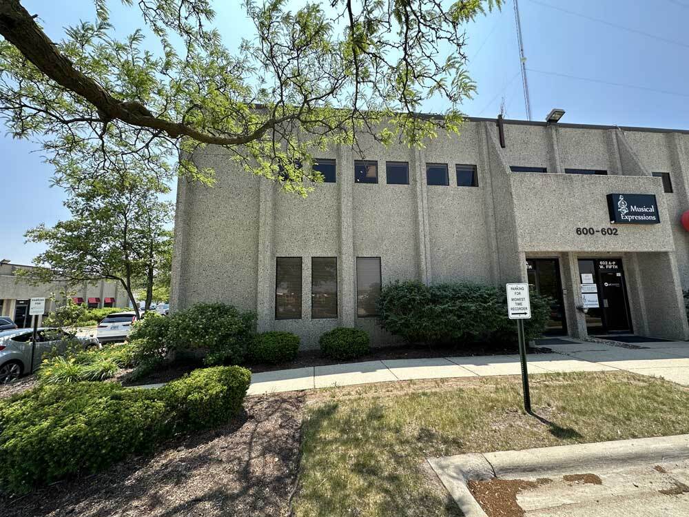 600-610 W 5th Ave, Naperville, IL for Rent