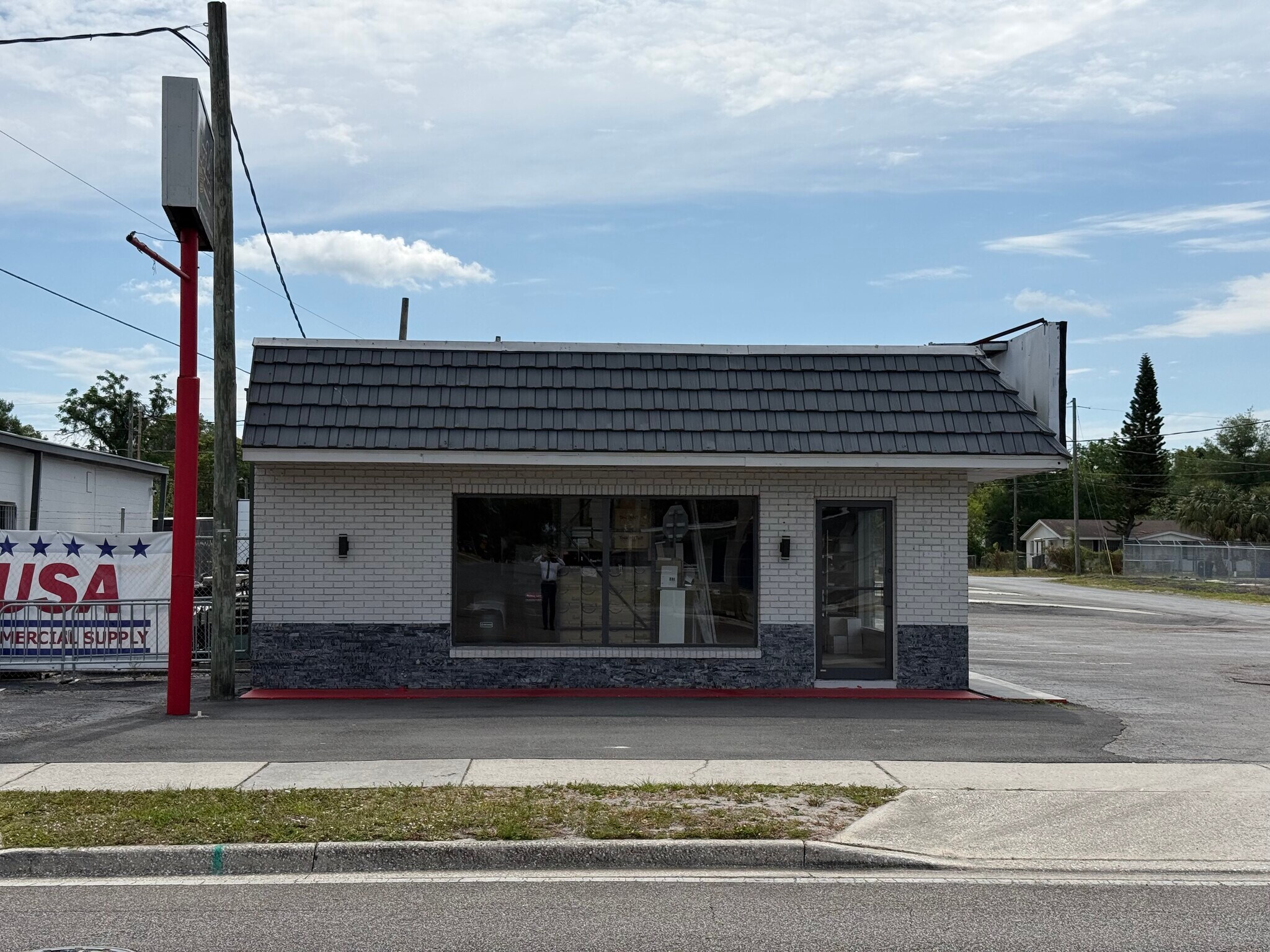 9501 N Nebraska Ave, Tampa, FL for Sale