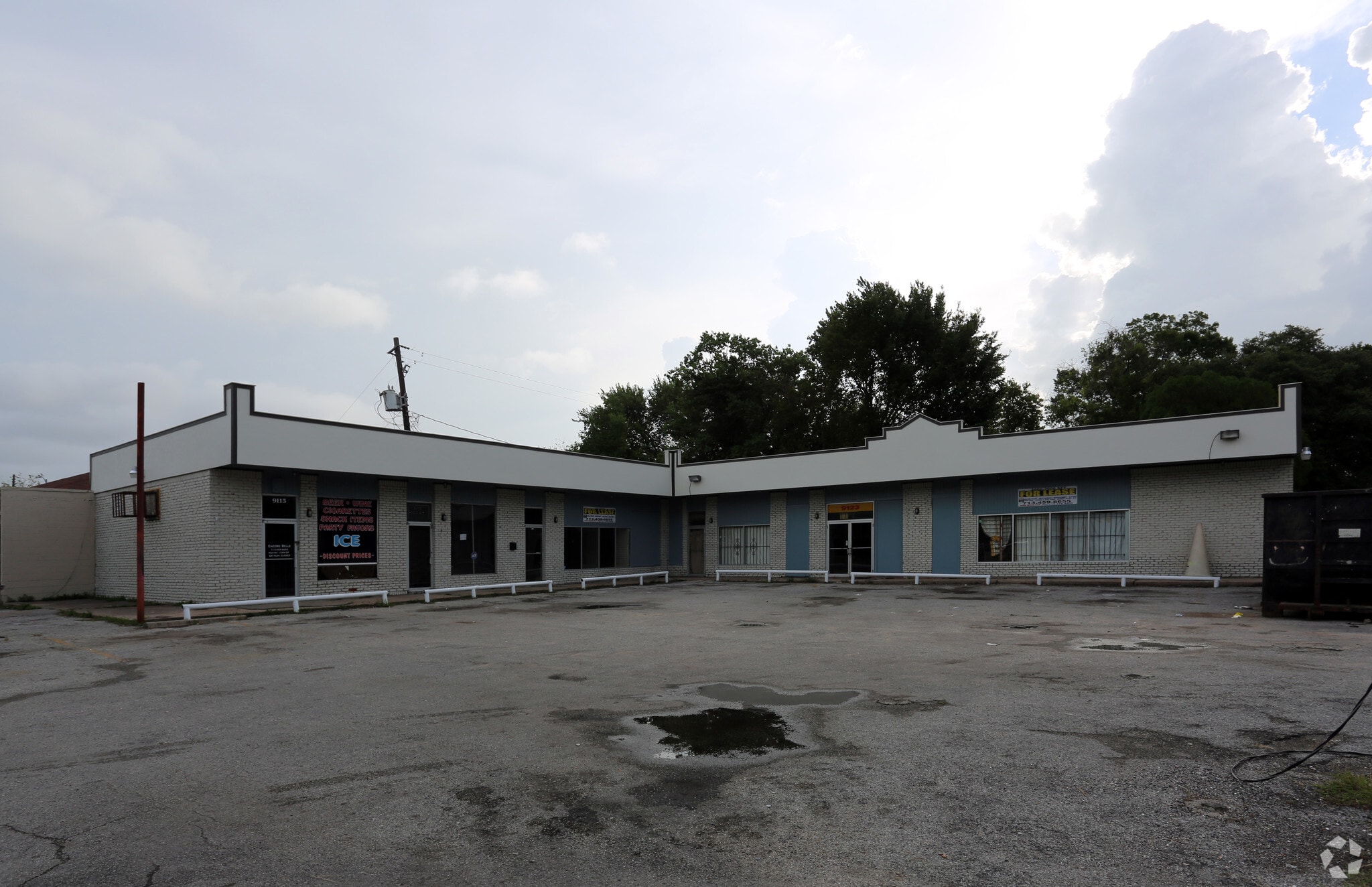 9123 Scott St, Houston, TX for Sale