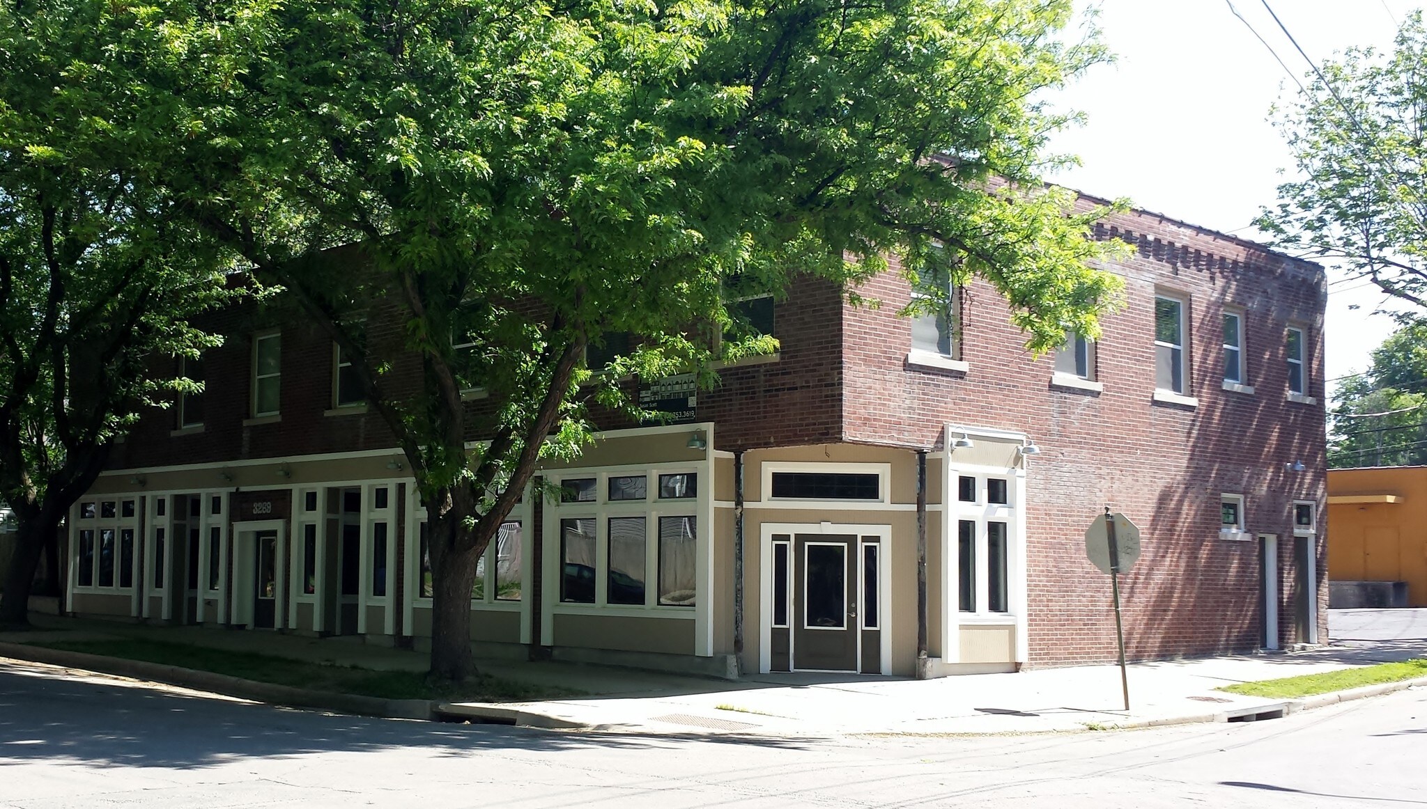 3269 Gillham Rd, Kansas City, MO for Rent