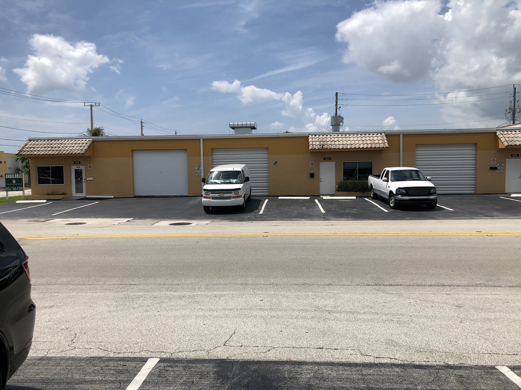 1044 NE 44th St, Oakland Park, FL for Sale