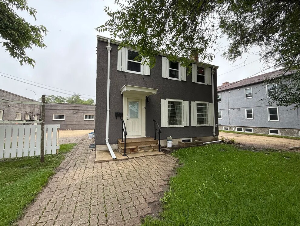 125 Enfield, Winnipeg, MB for Rent